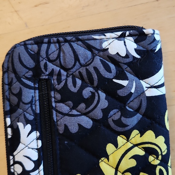 Vera Bradley Floral Wallet Black EUC - Picture 3 of 7